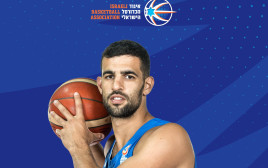תומר גינת קפטן נבחרת ישראל (צילום: אתר רשמי, איגוד הכדורסל)