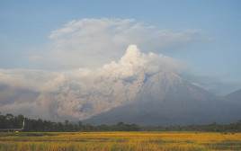 התפרצות הר הגעש  (צילום: רויטרס)