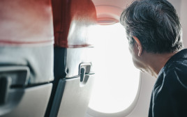 חמישה דברים שלא כדאי לכם לעשות במטוס (צילום: אינג'אימג')