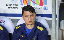 ולאדן איביץ' מאמן מכבי תל אביב (צילום: דני מרון)