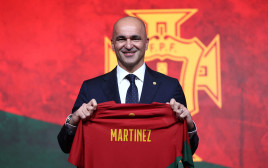 רוברטו מרטינס מוצג בתור מאמן נבחרת פורטוגל (צילום: רויטרס)