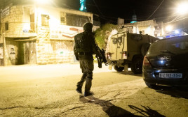 פעילות כוחות צה"ל הלילה בשומרון (צילום: דוברות המשטרה)