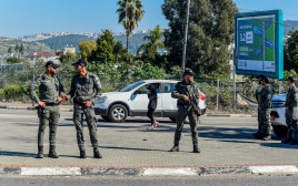 כוחות משטרה בערערה (צילום: רביע באשא, דוברות המשטרה)