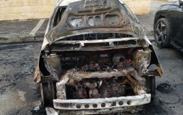 הרכב השרוף של אורי דויטש (צילום: אורי דויטש)
