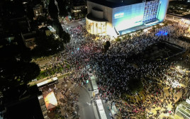 מחאה נגד הרפורמה בתל אביב (צילום: רויטרס)