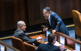 משה גפני, בנימין נתניהו (צילום: אוליביה פיטוסי, פלאש 90)