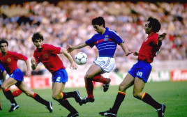 אלן ז'ירס במדי נבחרת צרפת, גמר יורו 1984 (צילום: GettyImages)