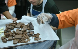 מפעל שוקולד חדש להעסקת אסירים פליליים עם מוגבלות (צילום: דוברות שב"ס)
