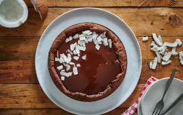 מאסטר שף. עוגת שוקולד וקוקוס נימוחה לפסח (צילום: נמרוד סנדרס)