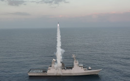 ניסוי טילים באחד הספינות החדשות של חיל הים (צילום: דובר צה"ל)
