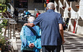 קשישים (צילום: נתי שוחט, פלאש 90)