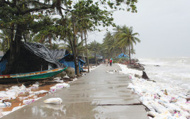 הצפה בחוף בתאילנד (צילום: רויטרס)