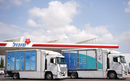 משאיות המימן של בזן וסונול בתחנת התדלוק במימן הראשונה בישראל (צילום: עידן סבח)