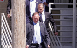 האנטר ביידן בדרך לבית משפט (צילום: REUTERS/Karen Pulfer Focht)