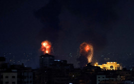 מבצע מגן וחץ (צילום: REUTERS/Mohammed Salem)