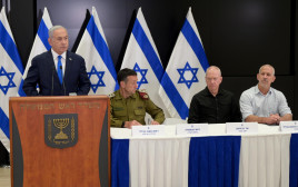 בנימין נתניהו, הרצי הלוי, יואב גלנט ורונן בר  (צילום: אבי אוחיון, לע"מ)