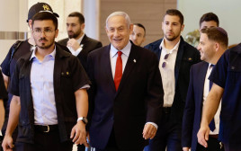 ראש הממשלה בנימין נתניהו בפתח ישיבת סיעת הליכוד (צילום: מארק ישראל סלם)