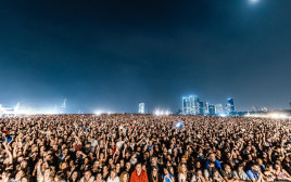 עשרות אלפים בהופעתו של רובי וויליאמס בפארק הירקון (צילום: ECLIPSE MEDIA)