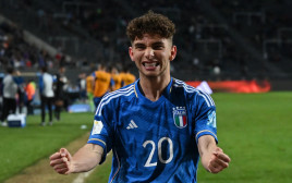 סימונה פאפונדי שחקן נבחרת איטליה עד גיל 20 (צילום: GettyImages, LUIS ROBAYO/AFP)