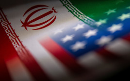 דגל איראן, דגל ארצות הברית (צילום: רויטרס)