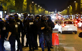 משטרת פריז  (צילום: AFP via Getty Images)