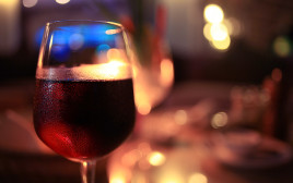 המשקה שעשוי לסייע לנשים ולגברים ליהנות מחיי מין בריאים (צילום: אינג'אימג')