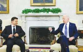 נשיא ארצות הברית ג'ו ביידן בפגישה עם נשיא אוקראינה וולודימיר זלנסקי (צילום: רויטרס)