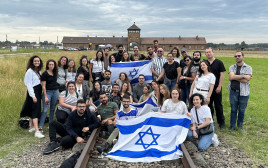 כל חברי המסע, רשת קהילות הצעירים "רוג'ום" מבית 'דרור ישראל' (צילום: רשת קהילות הצעירים "רוג'ום")
