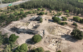 שטח האתר הארכיאולוגי באושה (צילום: אמיל אלג'ם, רשות העתיקות)