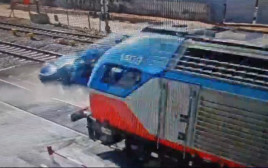 רכבת התנגשה ברכב בלוד (צילום: צילום מסך,רכבת ישראל)