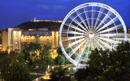 הגלגל הענק ומלון קמפינסקי (צילום: מלון קמפינסקי קורניבוס)