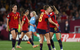 אולגה קרמונה, שחקנית נבחרת ספרד חוגגת (צילום: רויטרס)