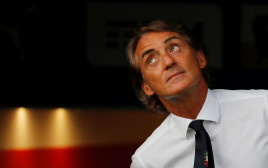 רוברטו מאנצ'יני מאמן נבחרת איטליה (צילום: רויטרס)