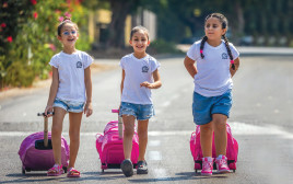 תלמידות כיתה א' (צילום: יוסי אלוני פלאש 90)