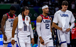 שחקני נבחרת ארצות הברית מאוכזבים (צילום: GettyImages, Ezra Acayan)