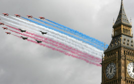 חיל האוויר הבריטי במטס מיוחד מעל הביג בן בלונדון (צילום:  Cate Gillon/Getty Images)
