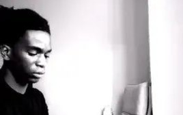 סטפן אומאונגה מנגן בפסנתר (צילום: צילום מסך, אינסטגרם, סטפן אומאונגה)