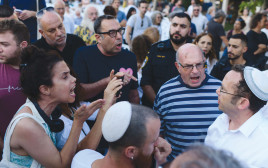 ישראל זעירא בכיכר ביום כיפור  (צילום: תומר נויברג, פלאש 90)