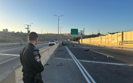 זירת התאונה בירושלים (צילום: דוברות המשטרה)
