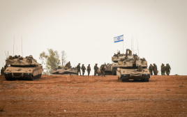 חיילי צה"ל בשטחי התארגנות ליד גבול עזה (צילום: חיים גולדברג פלאש 90)