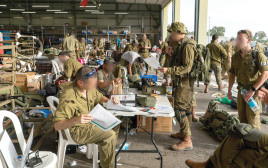 גיוס מילואים במבצע "חרבות ברזל" (צילום: דובר צה"ל)