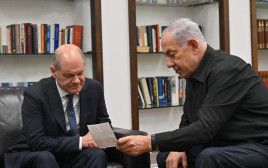 פגישת ראש הממשלה בנימין נתניהו וקנצלר גרמניה אולף שולץ בקריה בתל אביב (צילום: ללא קרדיט)