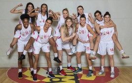 קבוצת הכדורסל א.ס. רמת השרון נשים (צילום: אתר רשמי, באדיבות מנהלת הליגה)