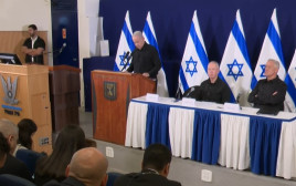 בנימין נתניהו, יואב גלנט ובני גנץ במסיבת עיתונאים (צילום: צילום מסך)