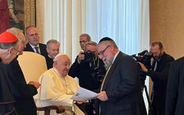 פגישת האפיפיור והרב הראשי גולדשמידט (צילום: יח"צ)