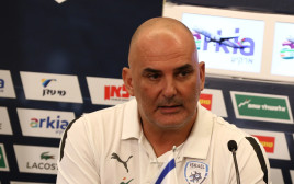 אלון חזן מאמן נבחרת ישראל (צילום: שלומי גבאי)