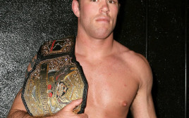 ג'ייק שילדס, לוחם MMA לשעבר, בשנת 2010 (צילום: GettyImages, Valerie Macon)