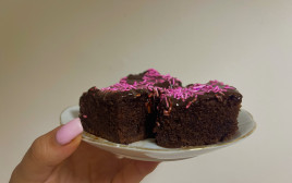 עוגת שוקולד של אמא (צילום: ליאל עזור)