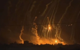 הפצצות מאסיביות במרכז העיר עזה (צילום: רשתות ערביות)