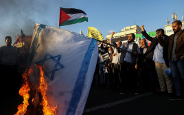 הפגנות באיראן נגד ישראל (צילום: רויטרס)